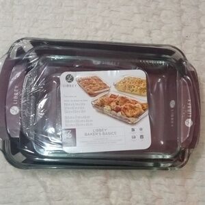 A set of 3 glasswear